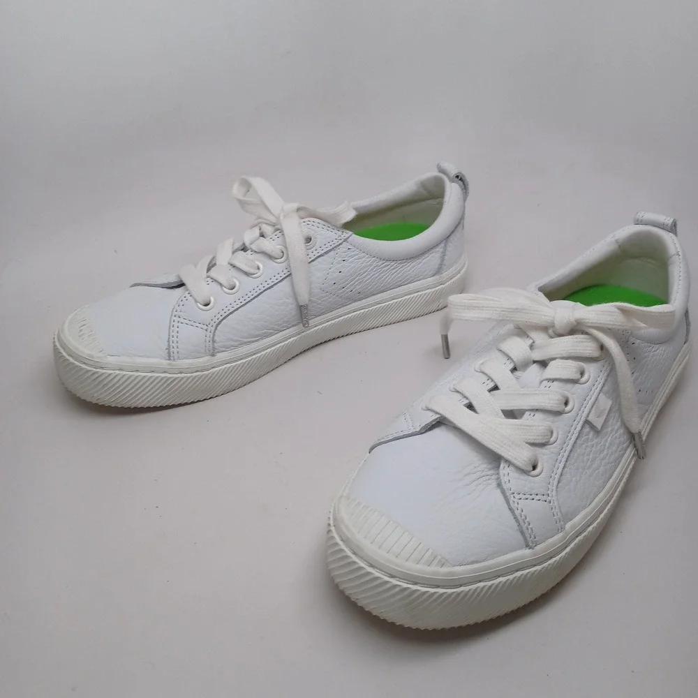 Cariuma OCA Low White Pebbled Leather Sneakers Womens 8 Mens 6.5 EU 39